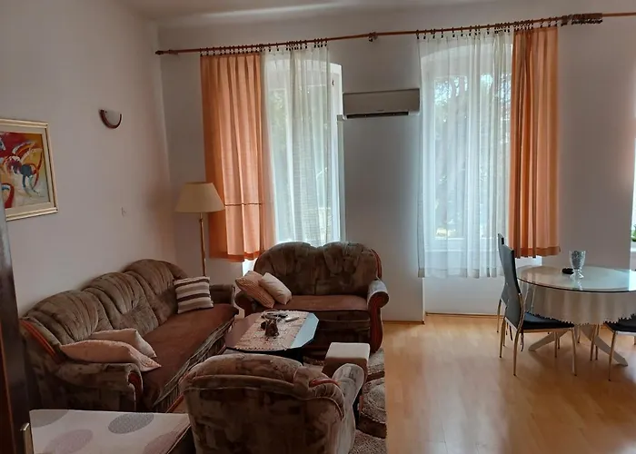 Apartmandamir דירה
