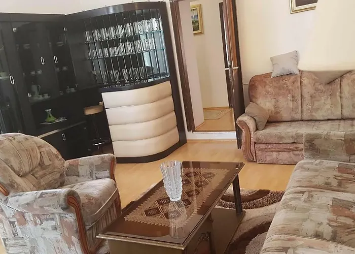 דירה Apartmandamir